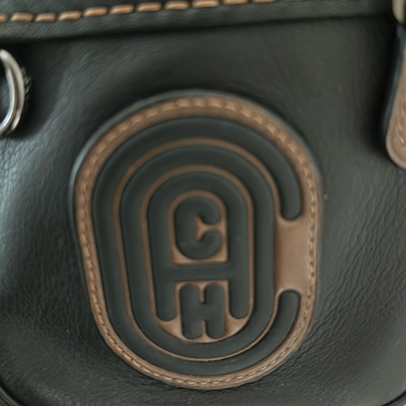 Coach 100% Authentic - Picture 3 of 5
